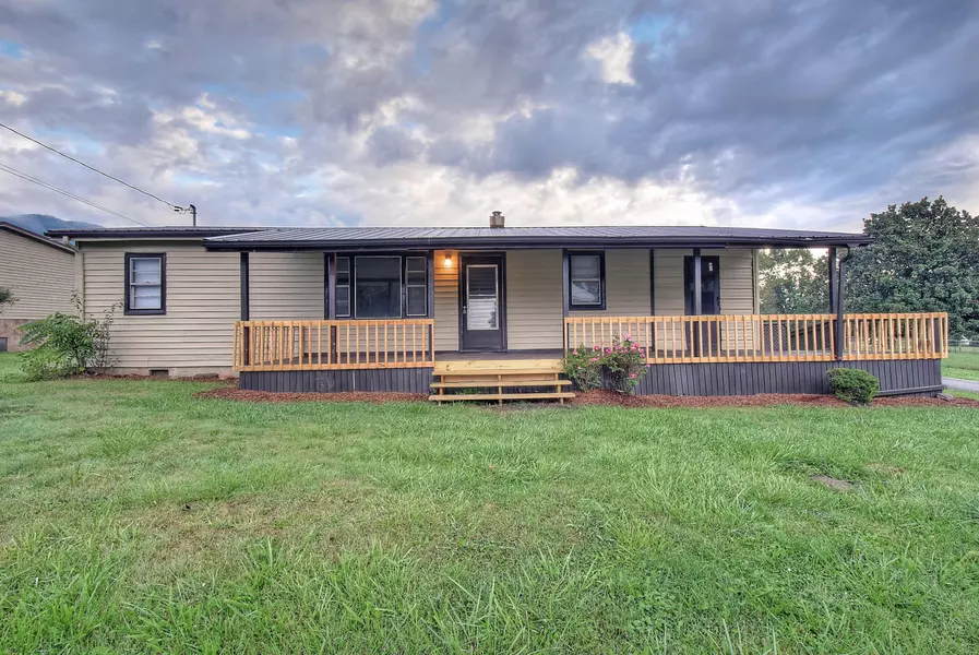 3345 Gap Creek RD, Hampton, TN 37658