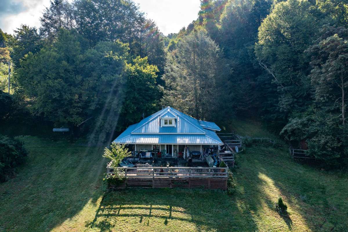 Roan Mountain, TN 37687,306 Bear Branch Rd