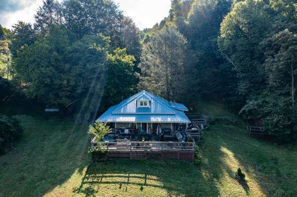 306 Bear Branch Rd, Roan Mountain, TN 37687