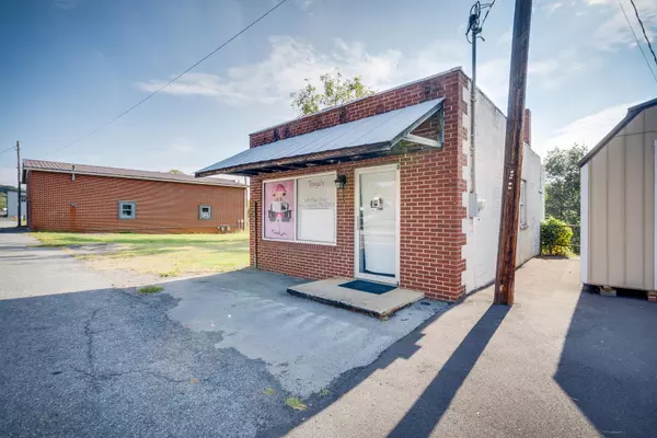 Surgoinsville, TN 37873,1614 Main ST