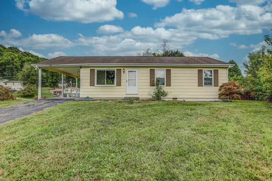 104 Mountain View CIR, Johnson City, TN 37601