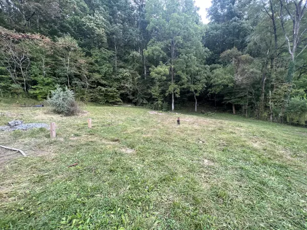 Unicoi, TN 37692,511 Honeysuckle LN