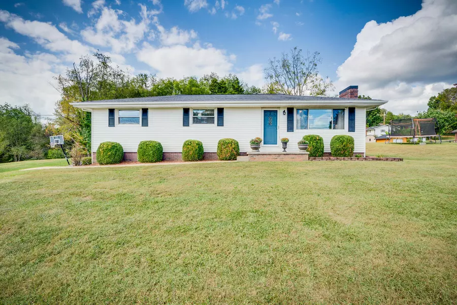 424 Suburbia DR, Blountville, TN 37617