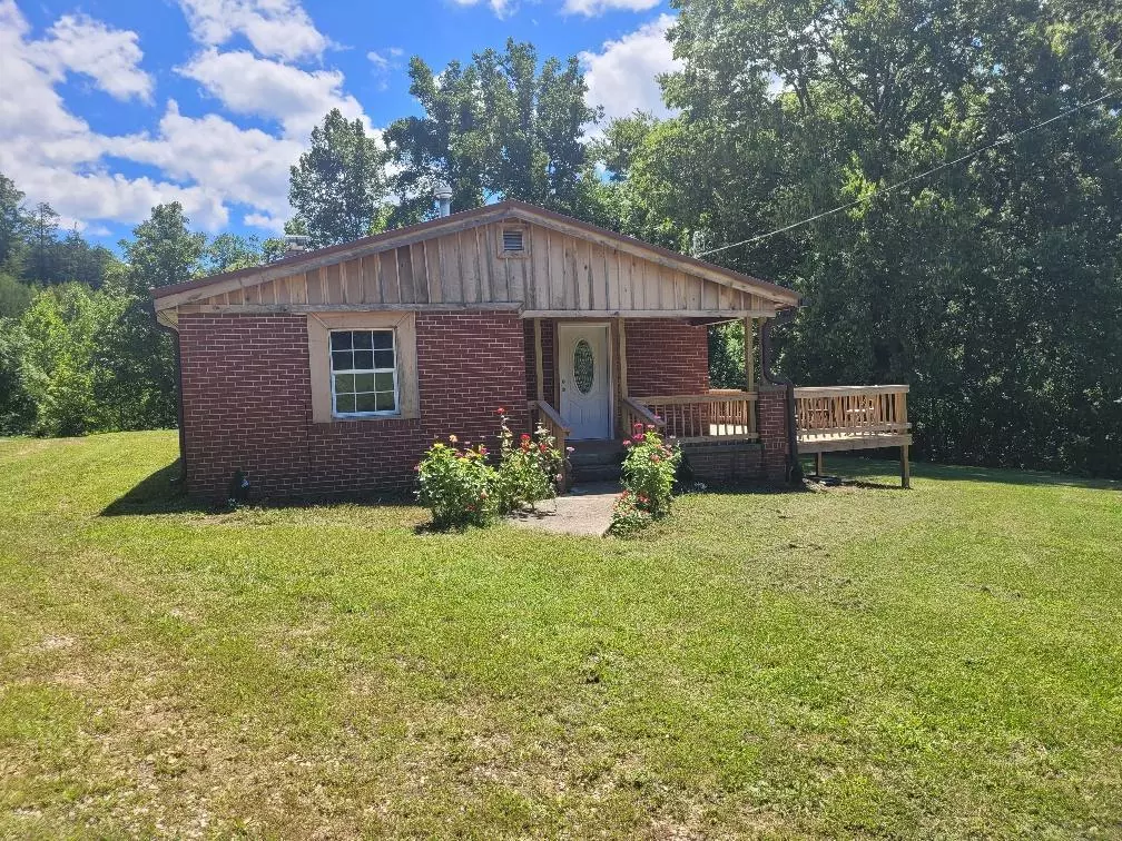 Erwin, TN 37650,102 Nelson RD