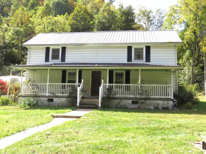 7533 Aily RD, Dante, VA 24237