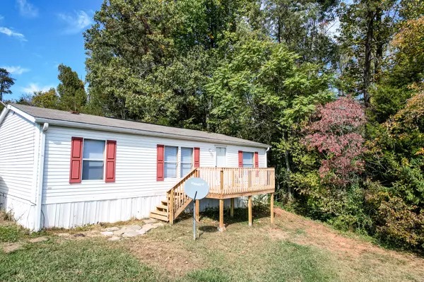 Dandridge, TN 37725,582 Old Stage RD