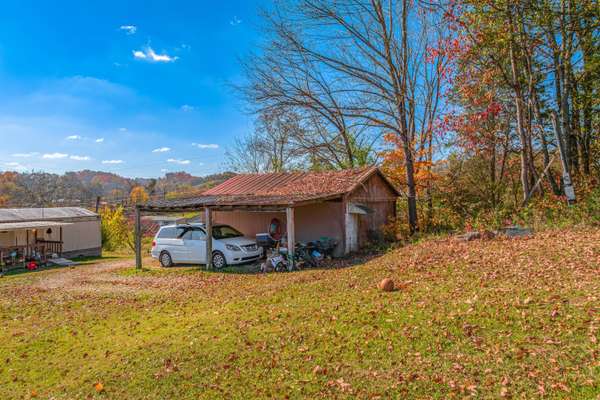 Whitesburg, TN 37891,128 Dogwood LN