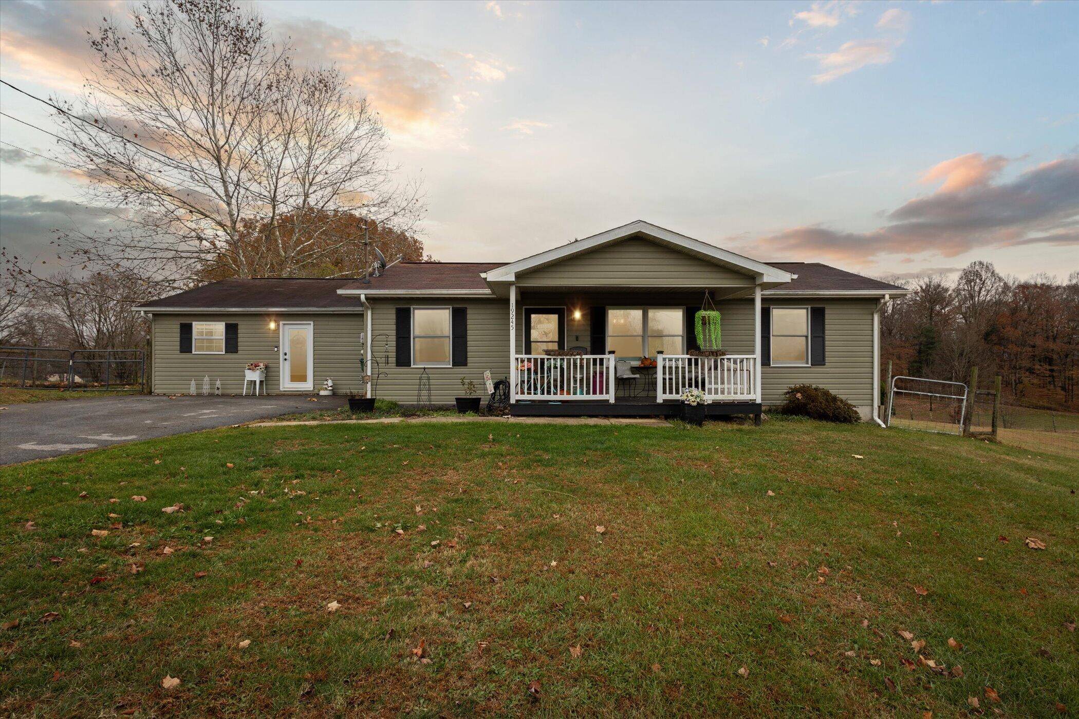 19245 Saturn DR, Abingdon, VA 24211