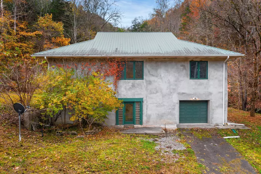 1650 Indian Creek RD, Thorn Hill, TN 37881