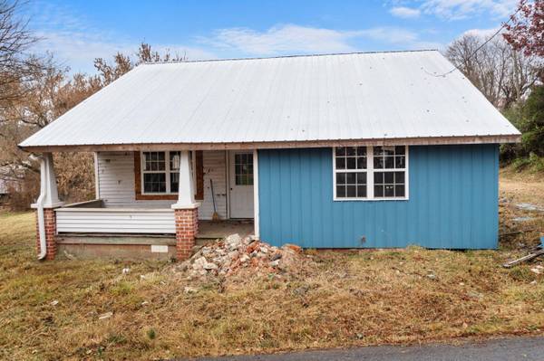 55 3rd ST, Midway, TN 37809