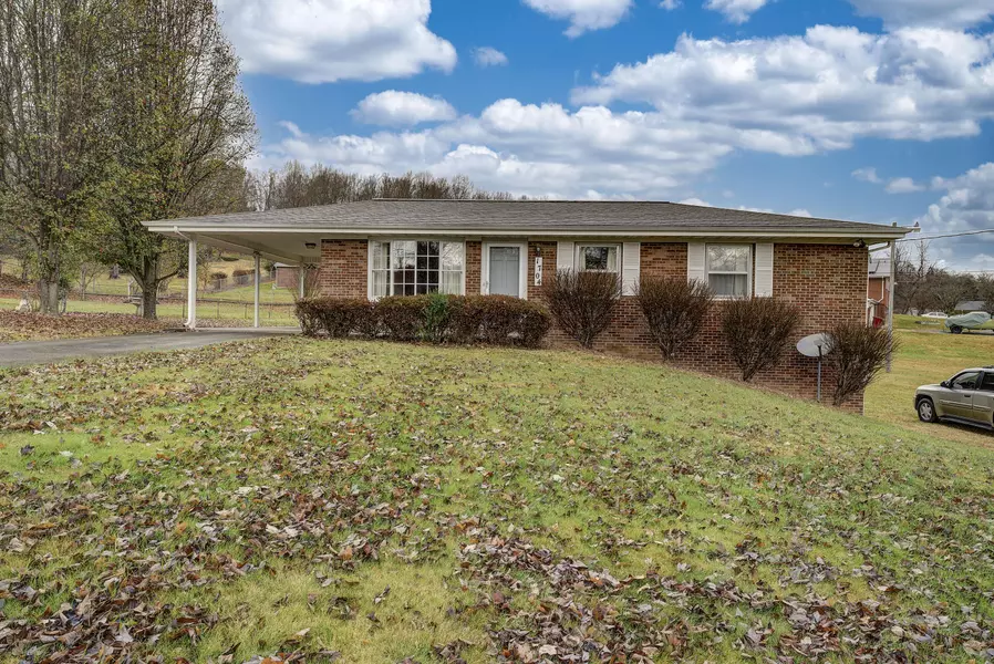 1704 McClellan DR, Johnson City, TN 37604