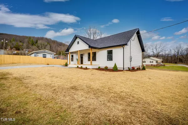 Elizabethton, TN 37643,118 Ranger DR