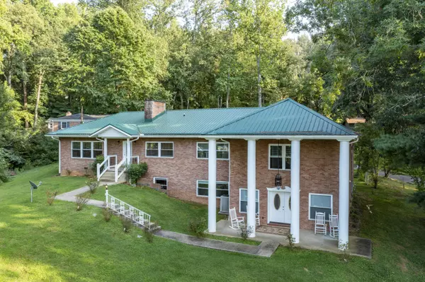 Johnson City, TN 37601,300 Castlewood CT