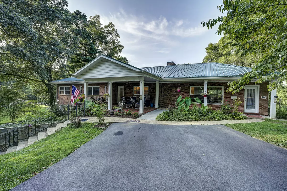 Johnson City, TN 37601,300 Castlewood CT