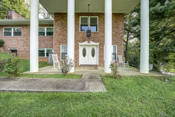 Johnson City, TN 37601,300 Castlewood CT