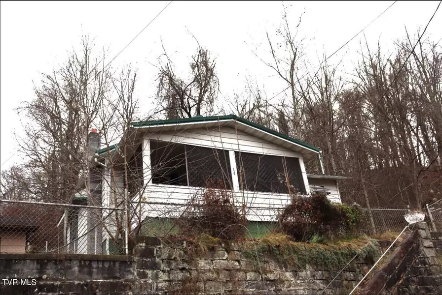 120 Templeton ST, Appalachia, VA 24216