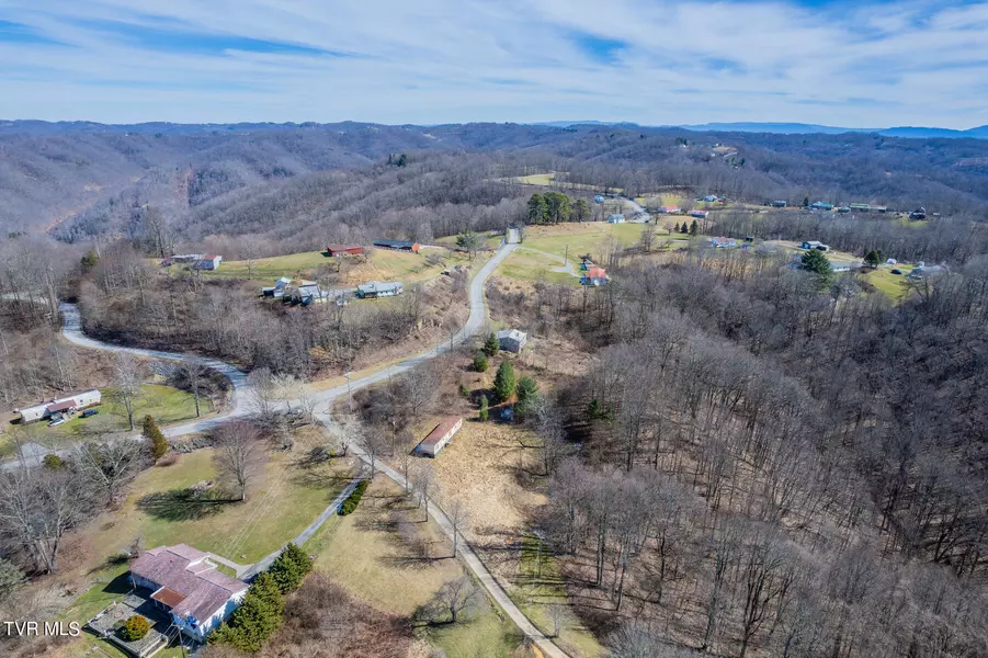 1021 Onyx RD, Jewell Ridge, VA 24622