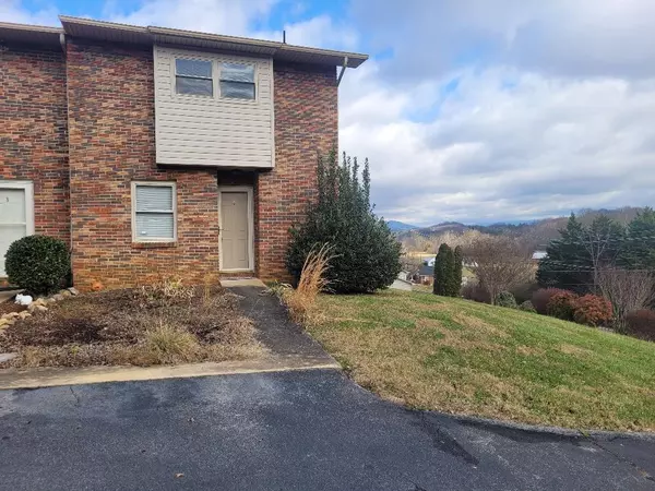 Johnson City, TN 37601,110 Colt LN #4