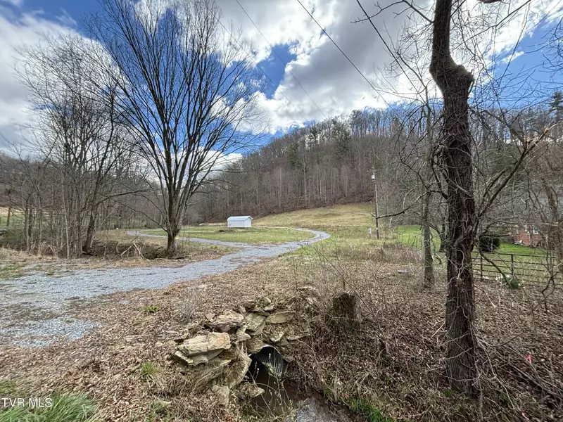 166 Holston Mountain RD, Elizabethton, TN 37643