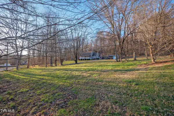 Blountville, TN 37617,220 Gravel Top RD