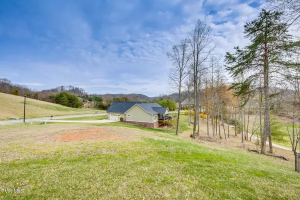 Kingsport, TN 37664,382 Golf Ridge DR