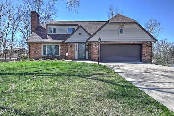 2544 Essex DR, Kingsport, TN 37660