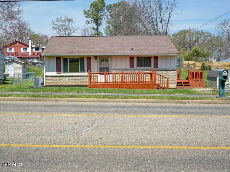 2304 Indian Ridge RD, Johnson City, TN 37604