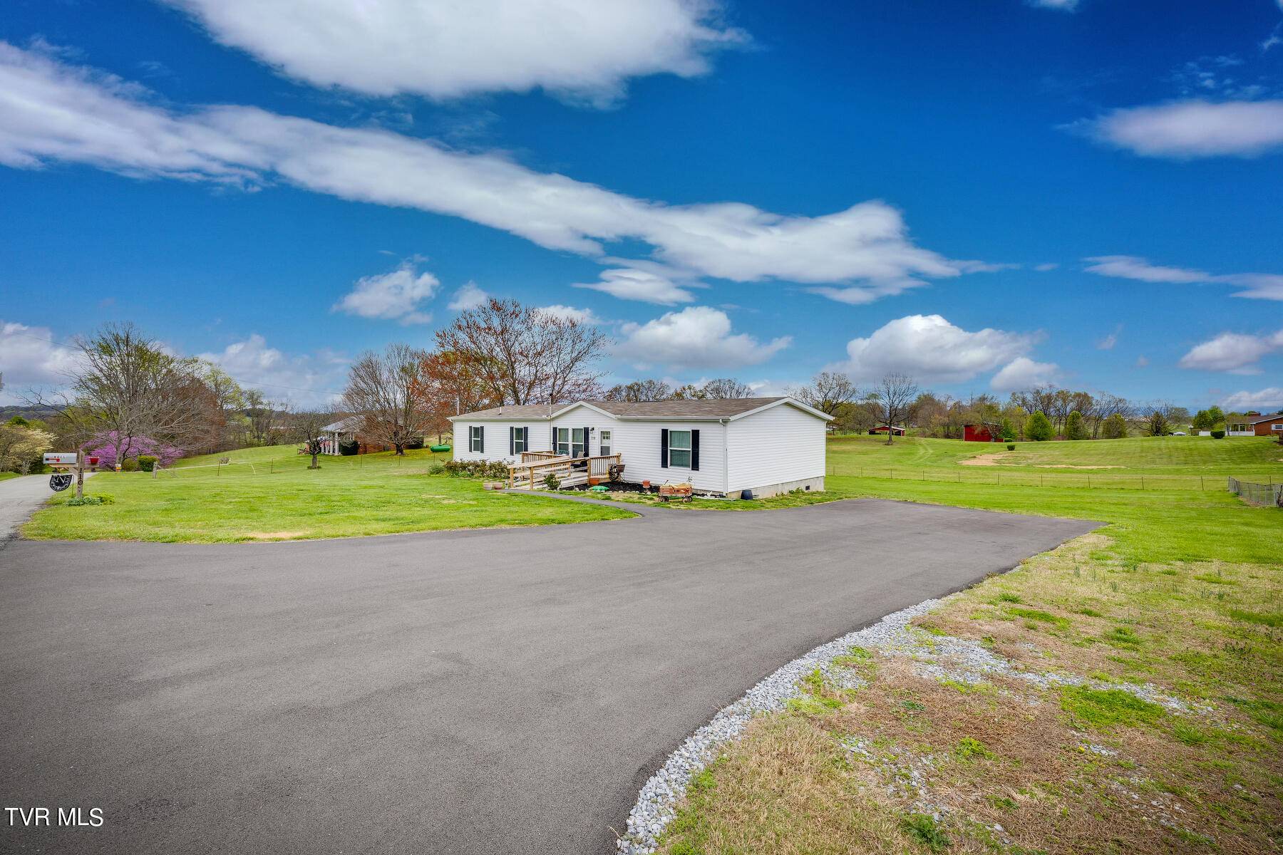 Fall Branch, TN 37656,110 Maxine RD