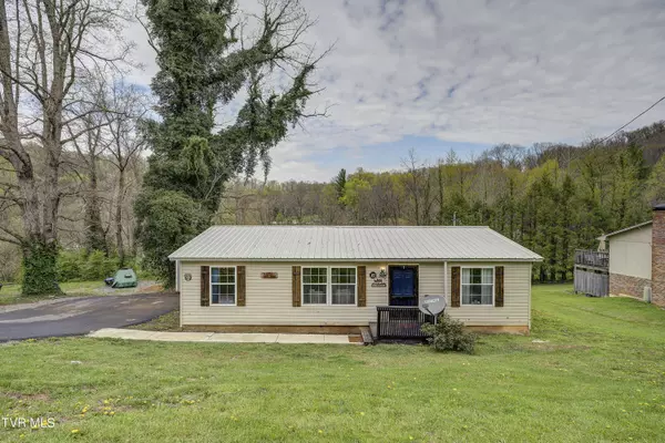 1228 Hillside DR, Elizabethton, TN 37643