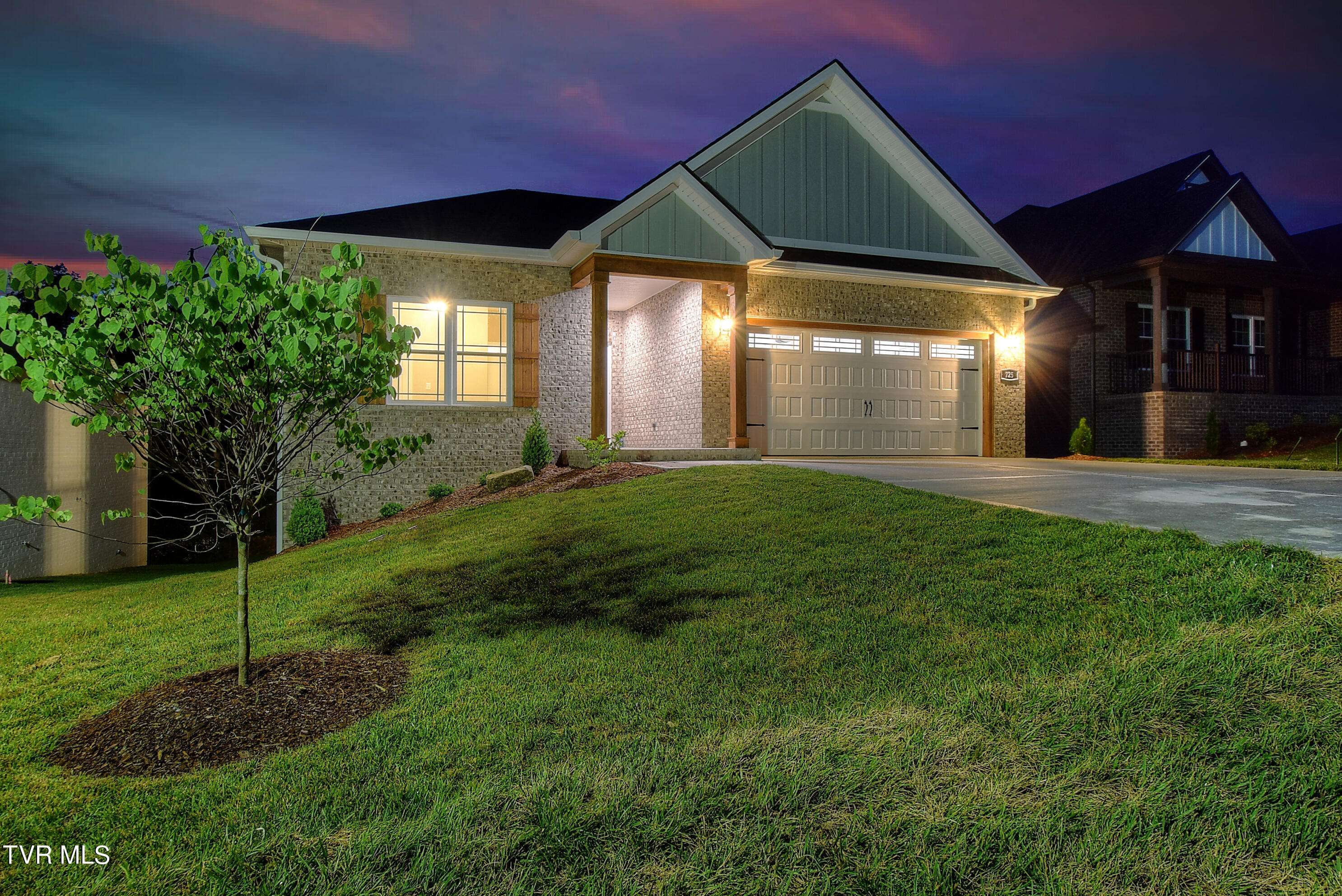 725 Hunts Terrace DR, Kingsport, TN 37663