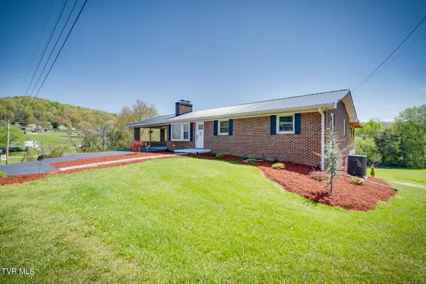 Bluff City, TN 37618,333 Walnut LN