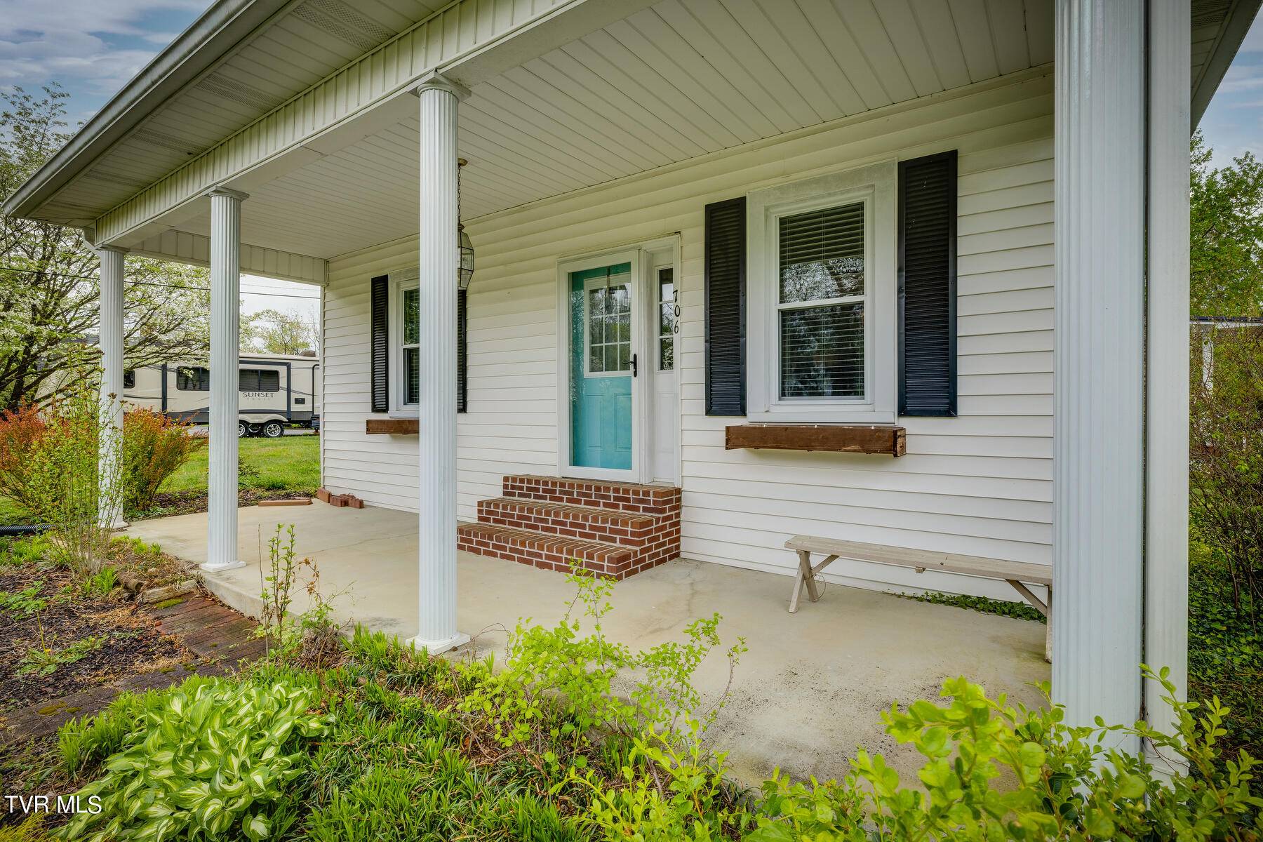 Johnson City, TN 37601,706 Hiwassee Hill DR