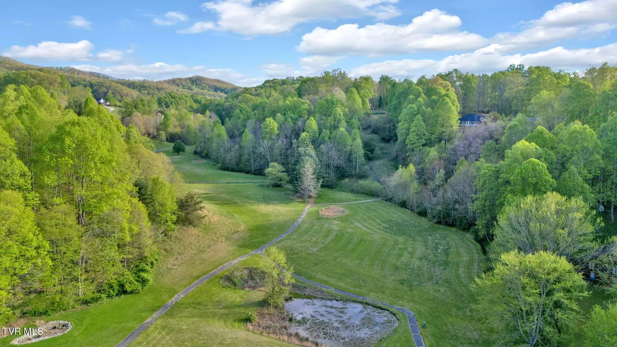 Unicoi, TN 37692,190 Golf Course RD