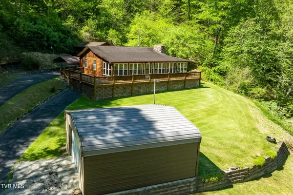 Honaker, VA 24260,1102 Chain RD
