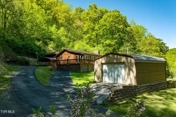 1102 Chain RD, Honaker, VA 24260