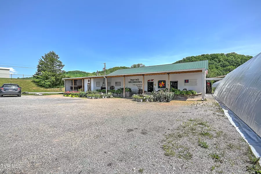 301 Dodge DR, Rogersville, TN 37857