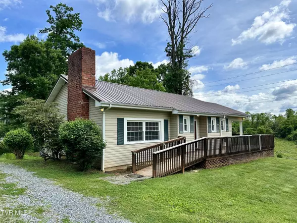 2821 W Walnut Street, Johnson City, TN 37604