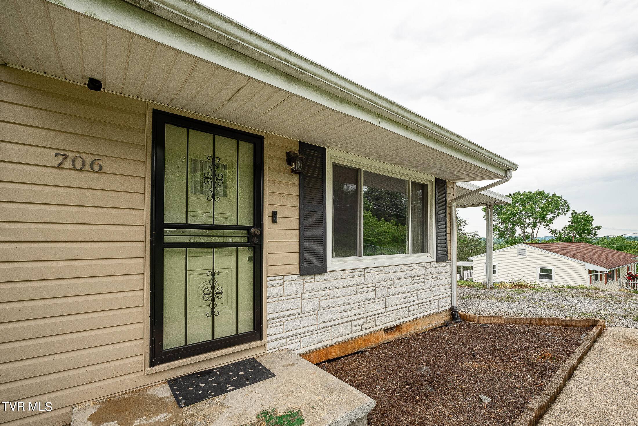 Johnson City, TN 37604,706 Meadowview DR