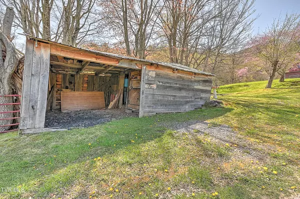 Roan Mountain, TN 37687,136 Vern Shell RD