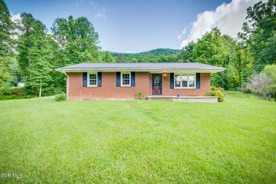 146 Barbour Hollow LN, Gate City, VA 24251