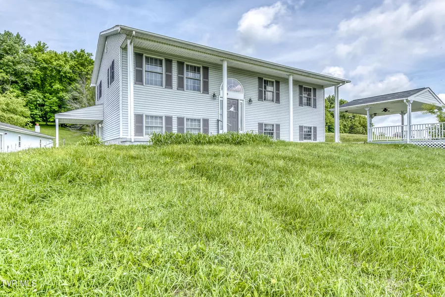 525 Saint James RD, Chilhowie, VA 24319