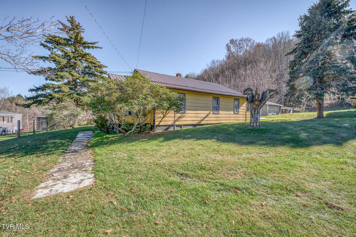 Roan Mountain, TN 37687,427 Cove Creek RD