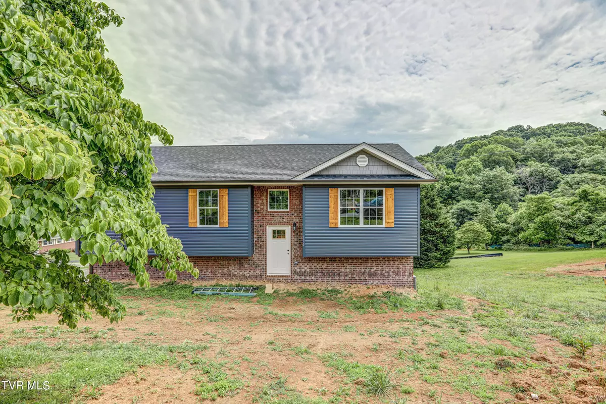 Kingsport, TN 37664,352 Navaho LN