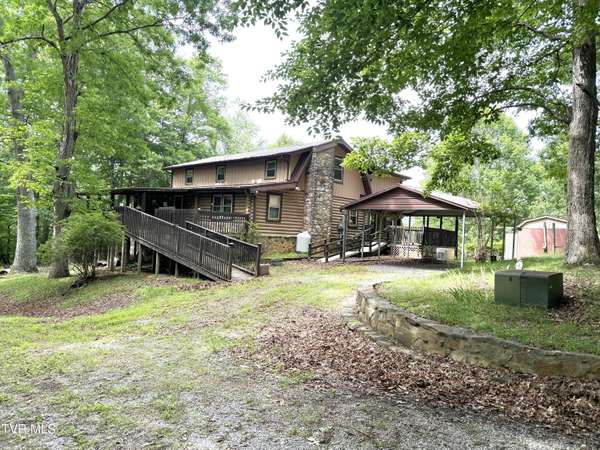 2401 Egan RD, Big Stone Gap, VA 24219