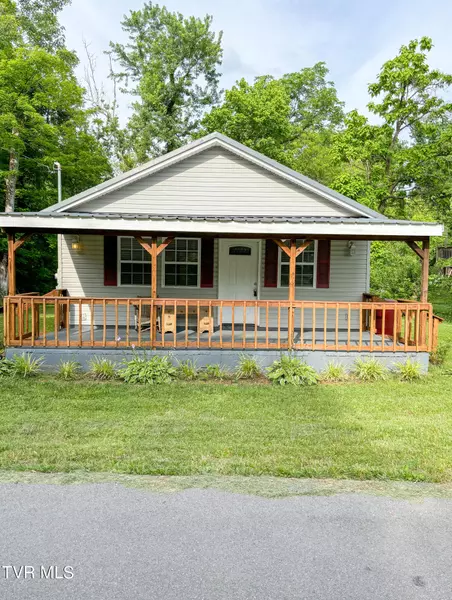 611 Embreville RD, Johnson City, TN 37604