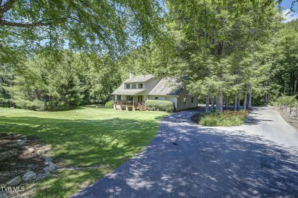 Roan Mountain, TN 37687,122 Chase DR