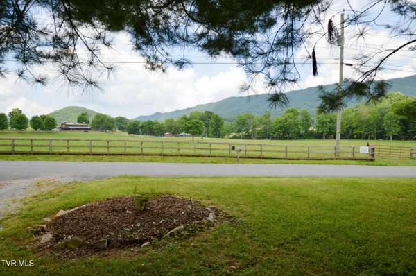 Unicoi, TN 37692,2020 Upper Stone Mtn RD