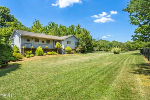 562 Fall Creek RD, Blountville, TN 37617