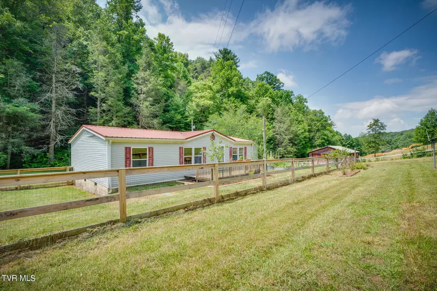 100 Log Cabin RD, Greeneville, TN 37743