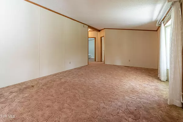 Bristol, TN 37620,303 Offset RD